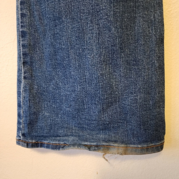 FOREVER 21 Denim Bell Bottom Jeans Flared Pants Distressed Medium Wash Size 29 - Picture 13 of 15